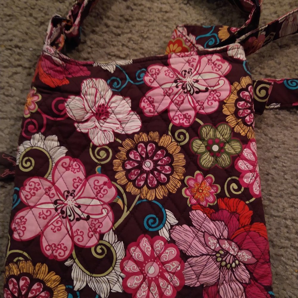 VERA BRADLEY - MOD FLORAL PINK PATTERN - SHOULDER BAG - USED CONDITION - Picture 2 of 7